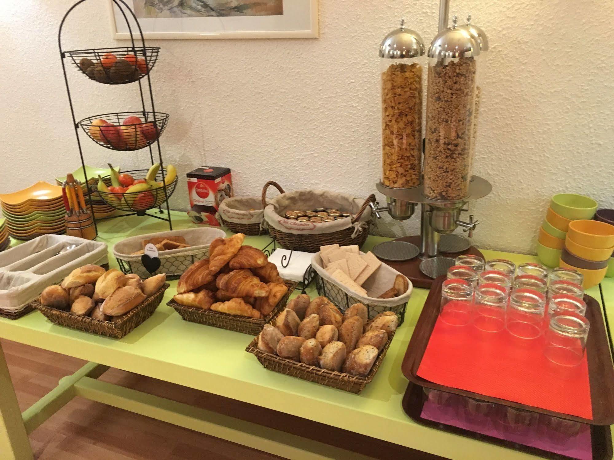 אנז'ה Hotel Le Progres מראה חיצוני תמונה